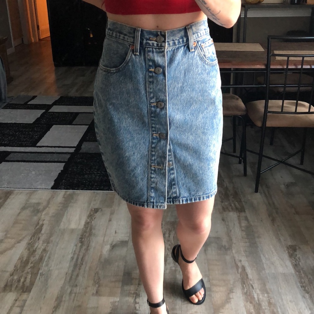 Levi’s mom jean skirt button front size 26